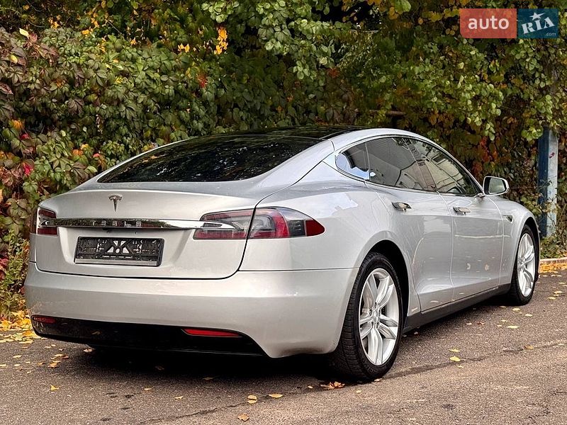 Ліфтбек Tesla Model S 2012 в Одесі