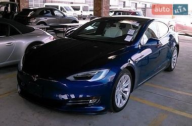 Ліфтбек Tesla Model S 2017 в Києві