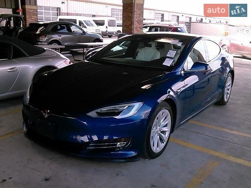 Ліфтбек Tesla Model S 2017 в Києві