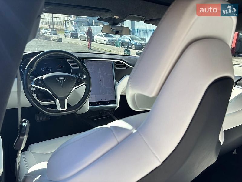 Ліфтбек Tesla Model S 2017 в Києві