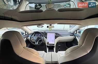 Лифтбек Tesla Model S 2017 в Киеве