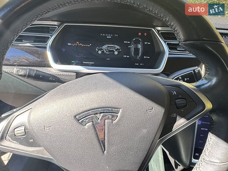 Ліфтбек Tesla Model S 2014 в Ужгороді