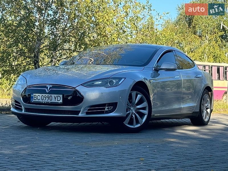 Лифтбек Tesla Model S 2013 в Дрогобыче