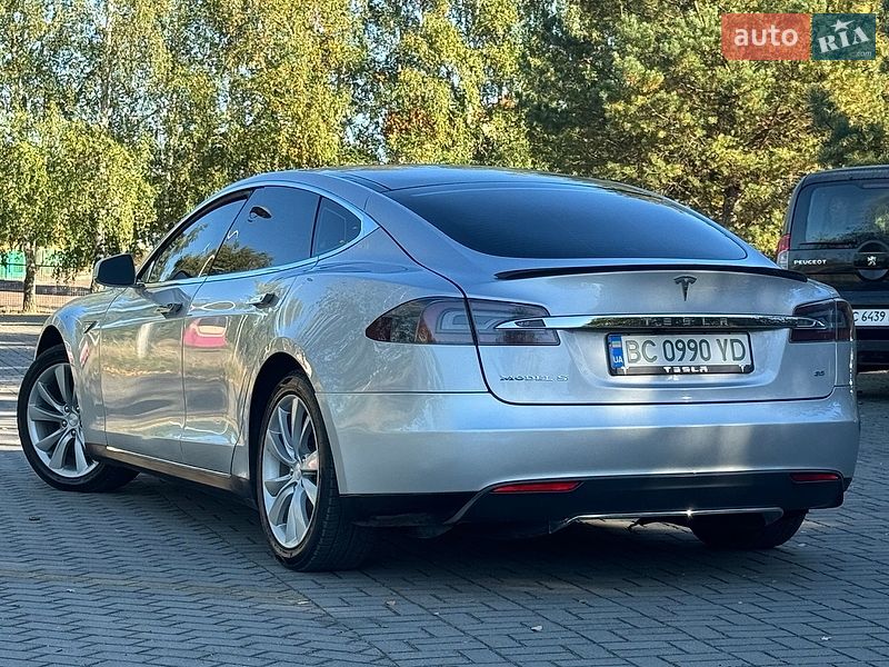 Лифтбек Tesla Model S 2013 в Дрогобыче