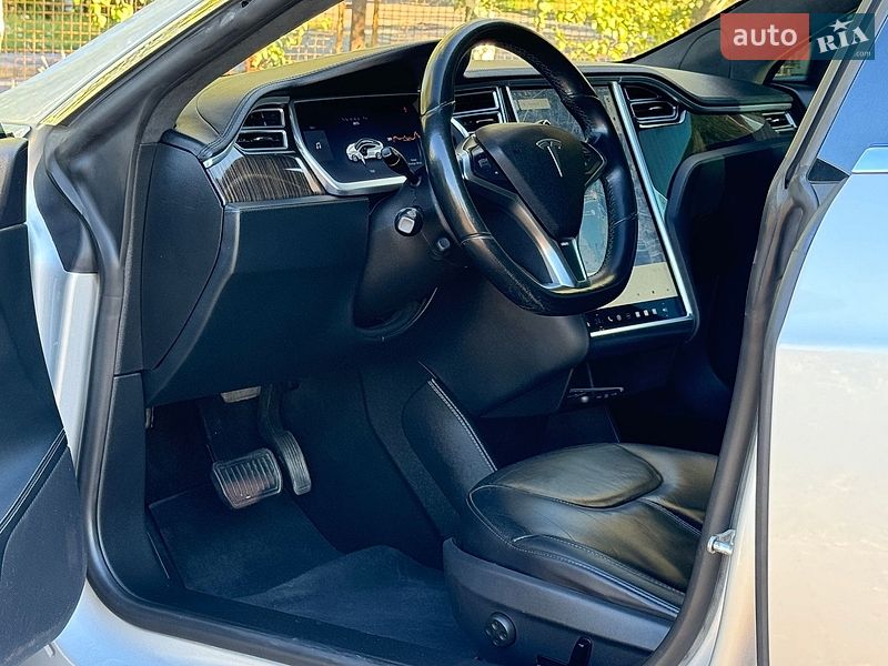 Лифтбек Tesla Model S 2013 в Дрогобыче