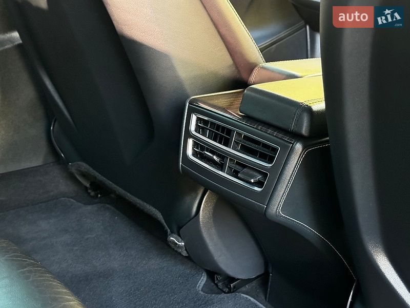 Лифтбек Tesla Model S 2013 в Дрогобыче