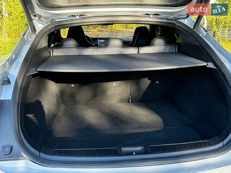 Лифтбек Tesla Model S 2013 в Дрогобыче