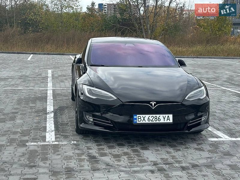 Лифтбек Tesla Model S 2018 в Хмельницком