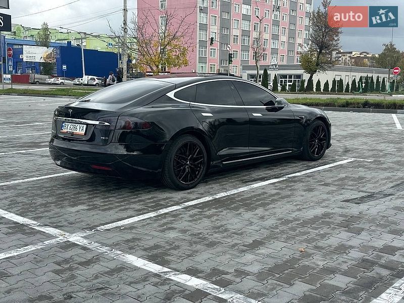 Лифтбек Tesla Model S 2018 в Хмельницком
