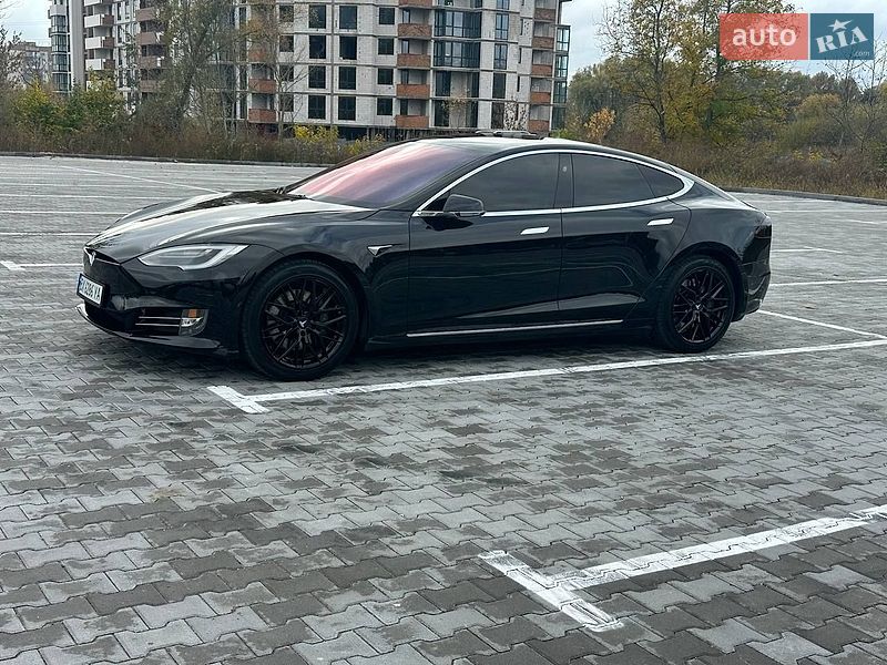 Лифтбек Tesla Model S 2018 в Хмельницком