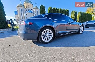 Ліфтбек Tesla Model S 2015 в Львові