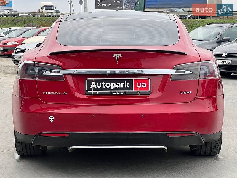 Лифтбек Tesla Model S 2013 в Львове