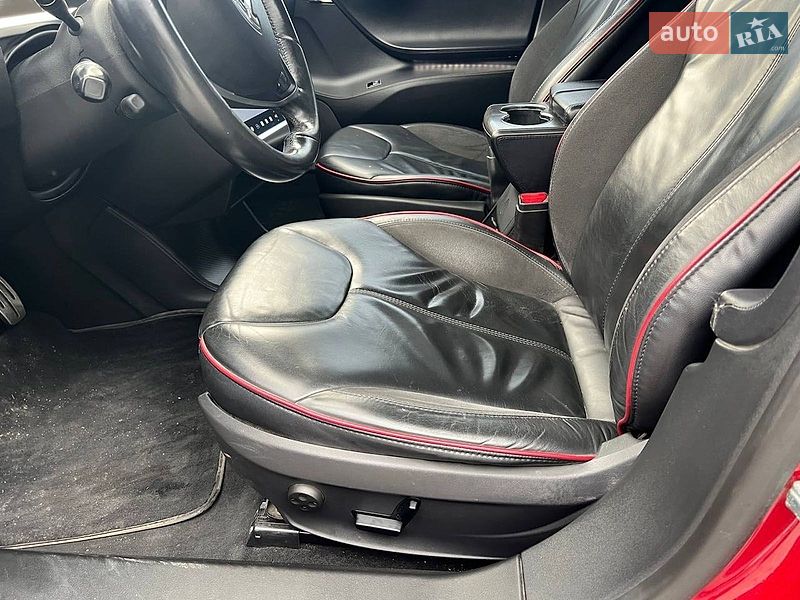 Лифтбек Tesla Model S 2013 в Львове