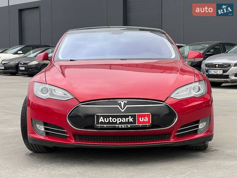 Лифтбек Tesla Model S 2013 в Львове