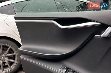Лифтбек Tesla Model S 2014 в Буче