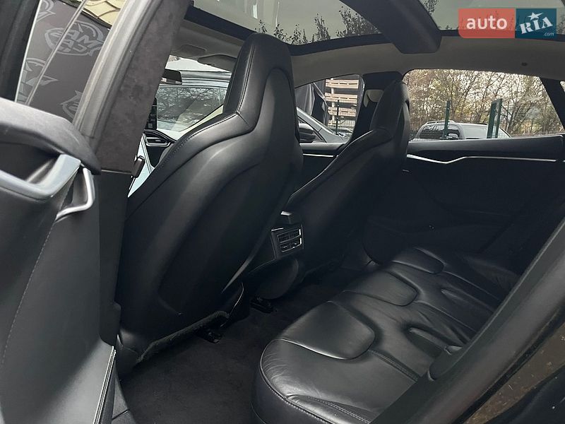 Лифтбек Tesla Model S 2014 в Киеве