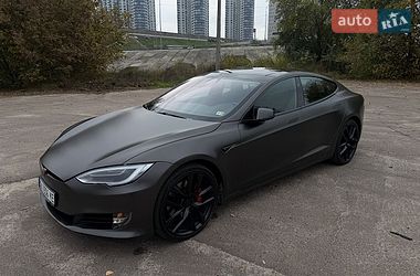 Лифтбек Tesla Model S 2018 в Киеве