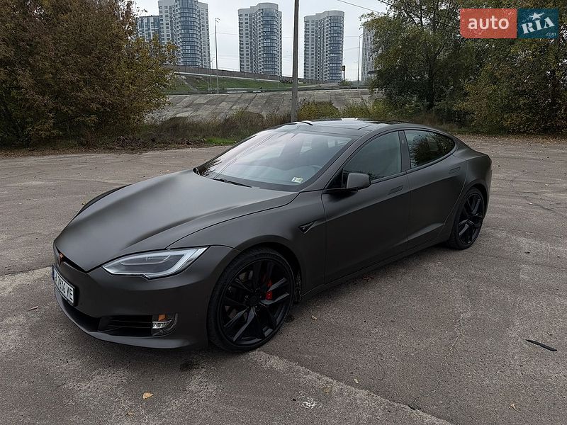 Лифтбек Tesla Model S 2018 в Киеве