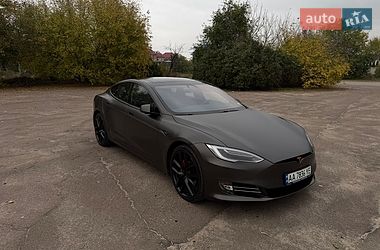 Лифтбек Tesla Model S 2018 в Киеве