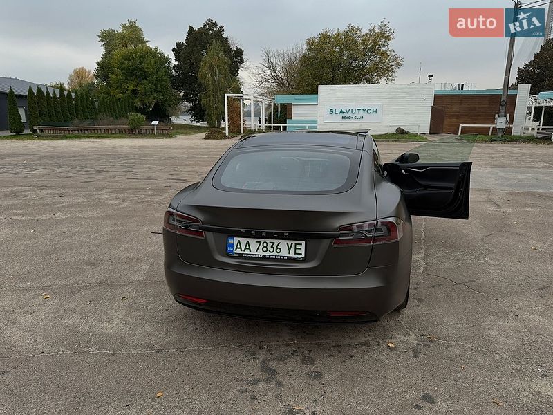 Лифтбек Tesla Model S 2018 в Киеве