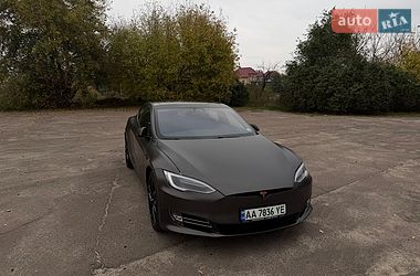 Лифтбек Tesla Model S 2018 в Киеве