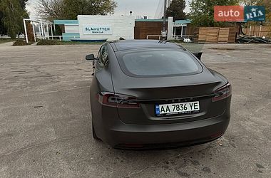 Лифтбек Tesla Model S 2018 в Киеве