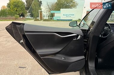 Лифтбек Tesla Model S 2018 в Киеве