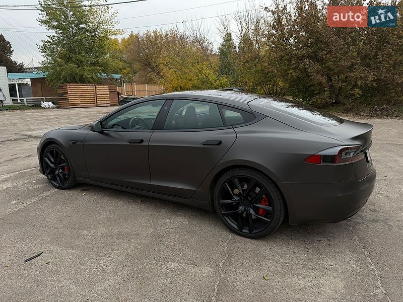 Лифтбек Tesla Model S 2018 в Киеве