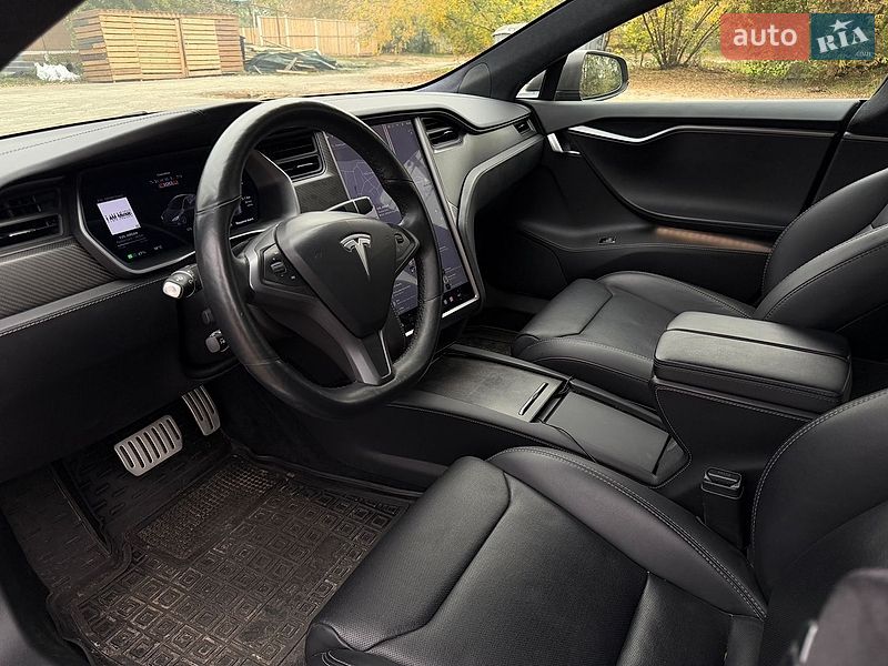 Лифтбек Tesla Model S 2018 в Киеве