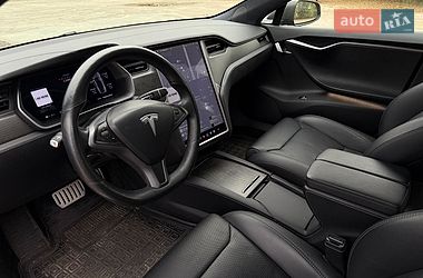 Лифтбек Tesla Model S 2018 в Киеве