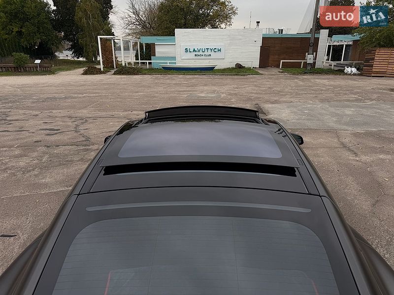 Лифтбек Tesla Model S 2018 в Киеве