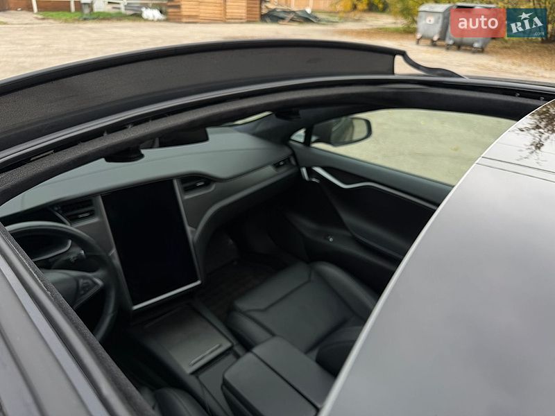 Лифтбек Tesla Model S 2018 в Киеве