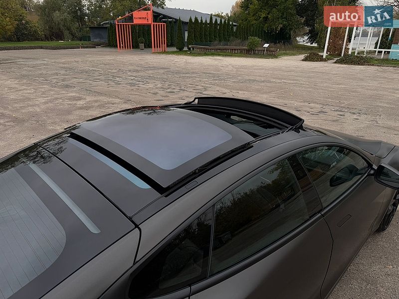 Лифтбек Tesla Model S 2018 в Киеве