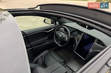 Лифтбек Tesla Model S 2018 в Киеве