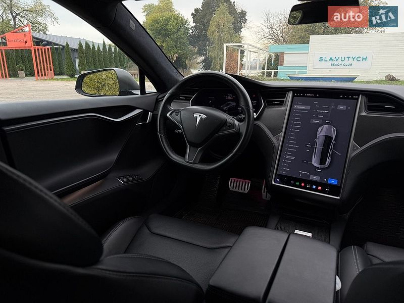 Лифтбек Tesla Model S 2018 в Киеве
