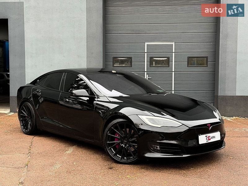Tesla Model S 2019