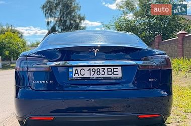 Лифтбек Tesla Model S 2015 в Луцке фото 18 Лифтбек Tesla Model S 2015 в Луцке