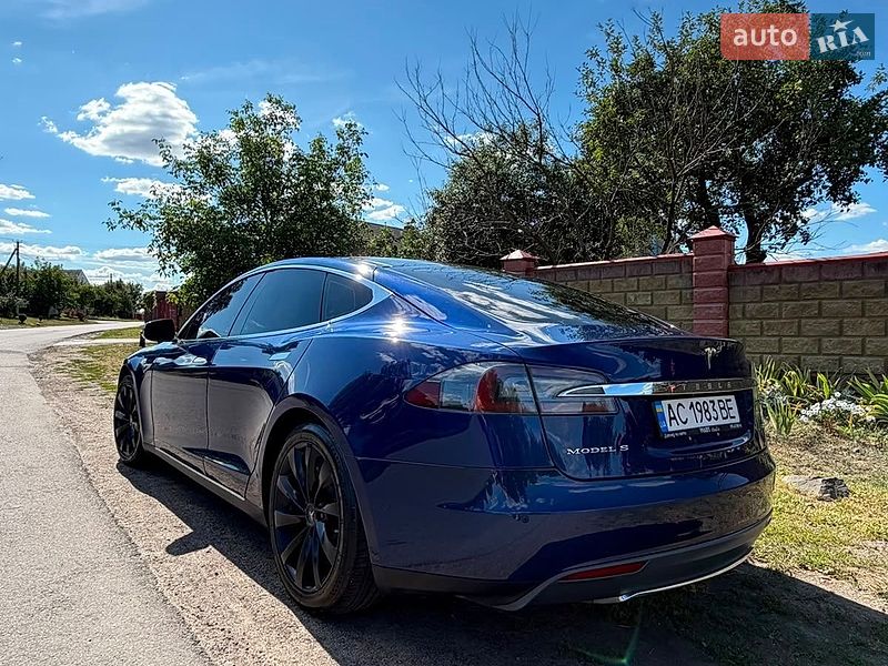 Лифтбек Tesla Model S 2015 в Луцке фото 30 Лифтбек Tesla Model S 2015 в Луцке