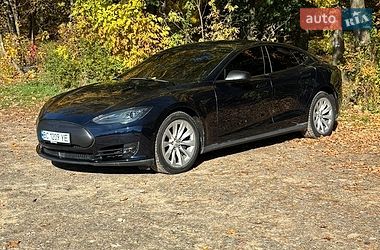Лифтбек Tesla Model S 2015 в Львове