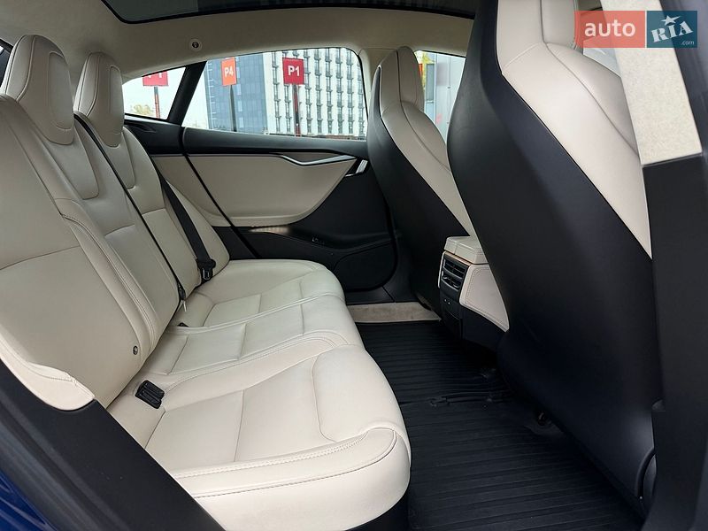 Ліфтбек Tesla Model S 2018 в Києві