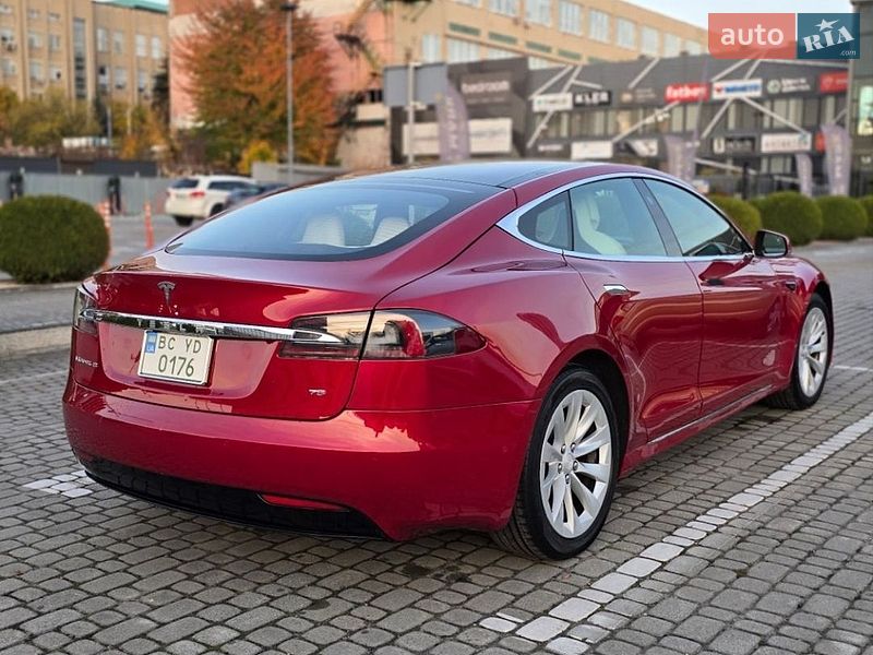 Ліфтбек Tesla Model S 2017 в Львові фото 4 Ліфтбек Tesla Model S 2017 в Львові