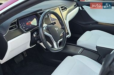 Ліфтбек Tesla Model S 2017 в Львові фото 9 Ліфтбек Tesla Model S 2017 в Львові