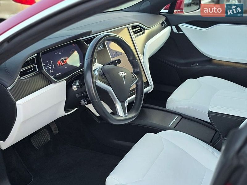 Ліфтбек Tesla Model S 2017 в Львові фото 9 Ліфтбек Tesla Model S 2017 в Львові