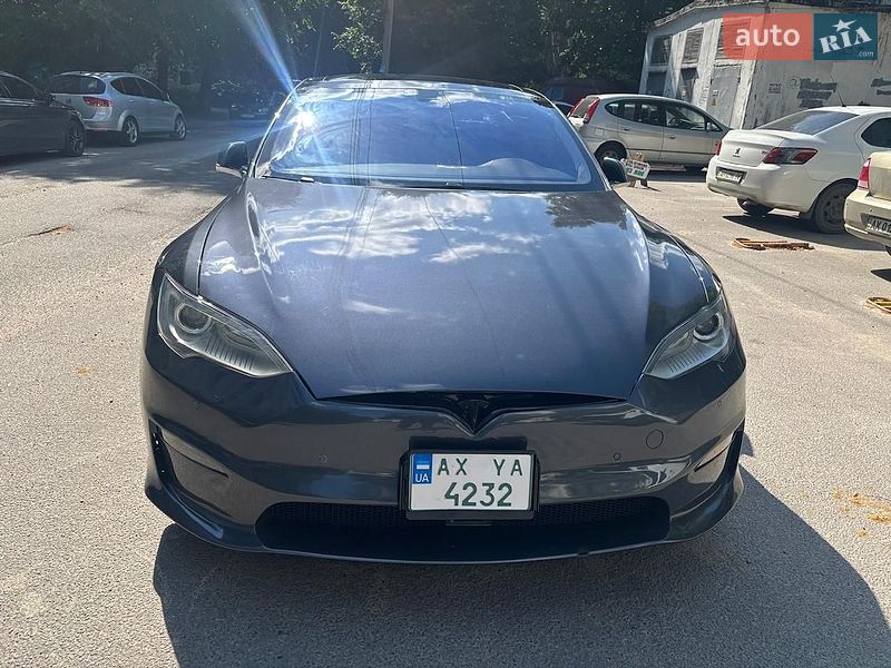 Tesla Model S 2016