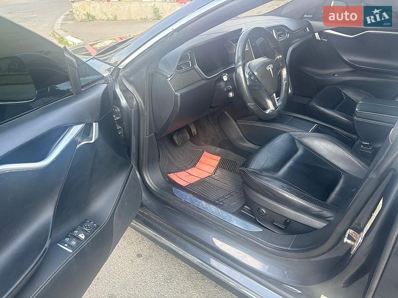 Лифтбек Tesla Model S 2016 в Харькове
