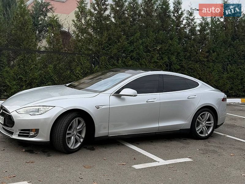 Ліфтбек Tesla Model S 2013 в Києві фото 20 Ліфтбек Tesla Model S 2013 в Києві