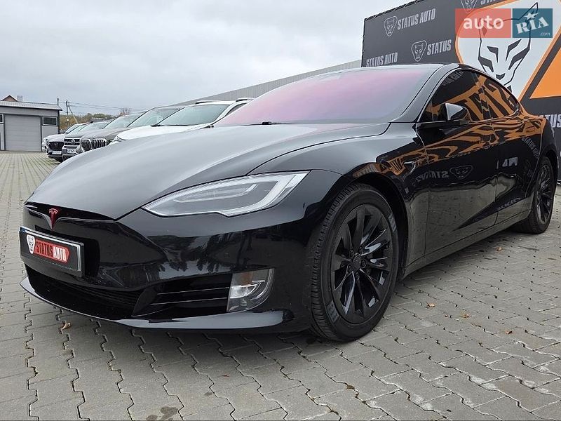 Ліфтбек Tesla Model S 2017 в Хмельницькому