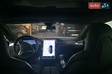 Лифтбек Tesla Model S 2016 в Киеве