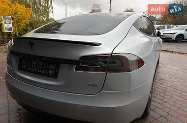 Ліфтбек Tesla Model S 2016 в Львові
