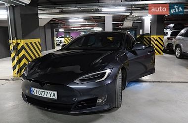 Ліфтбек Tesla Model S 2016 в Івано-Франківську